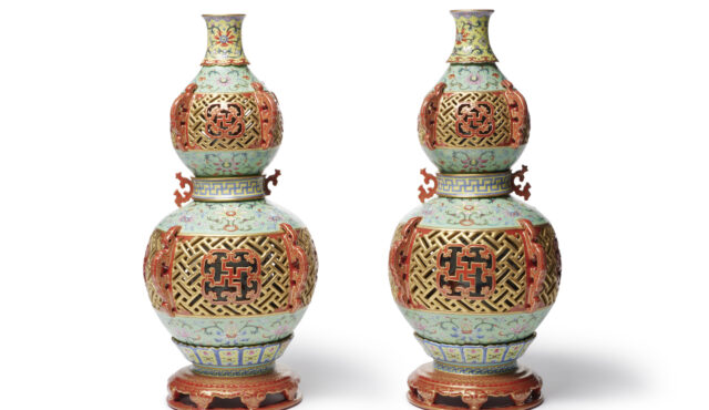 Pair of Revolving Gourd-Shaped Vases